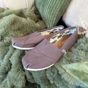 TOMS - Size 8W